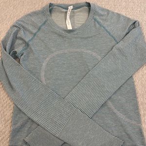 Never worn lululemon swiftly tech